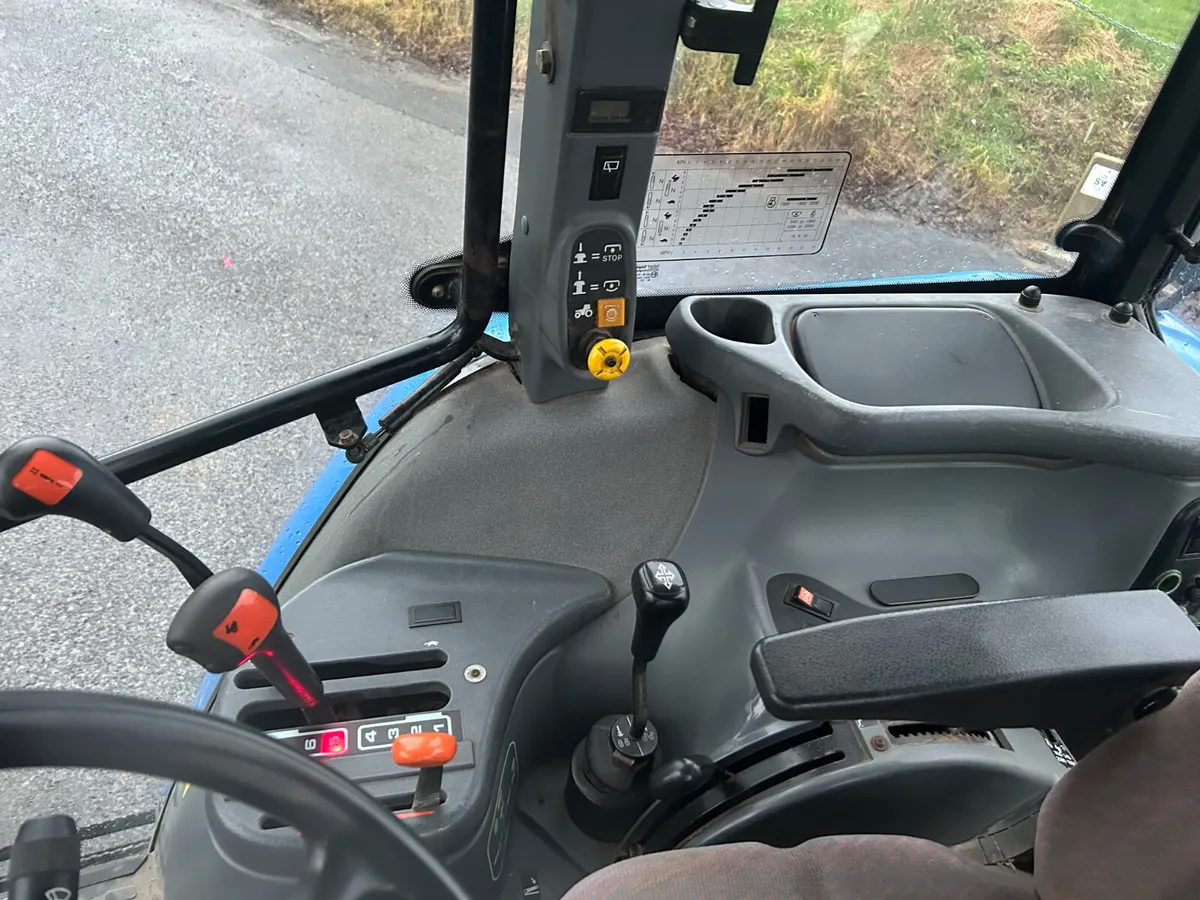 2003 New Holland TS100 - Image 3