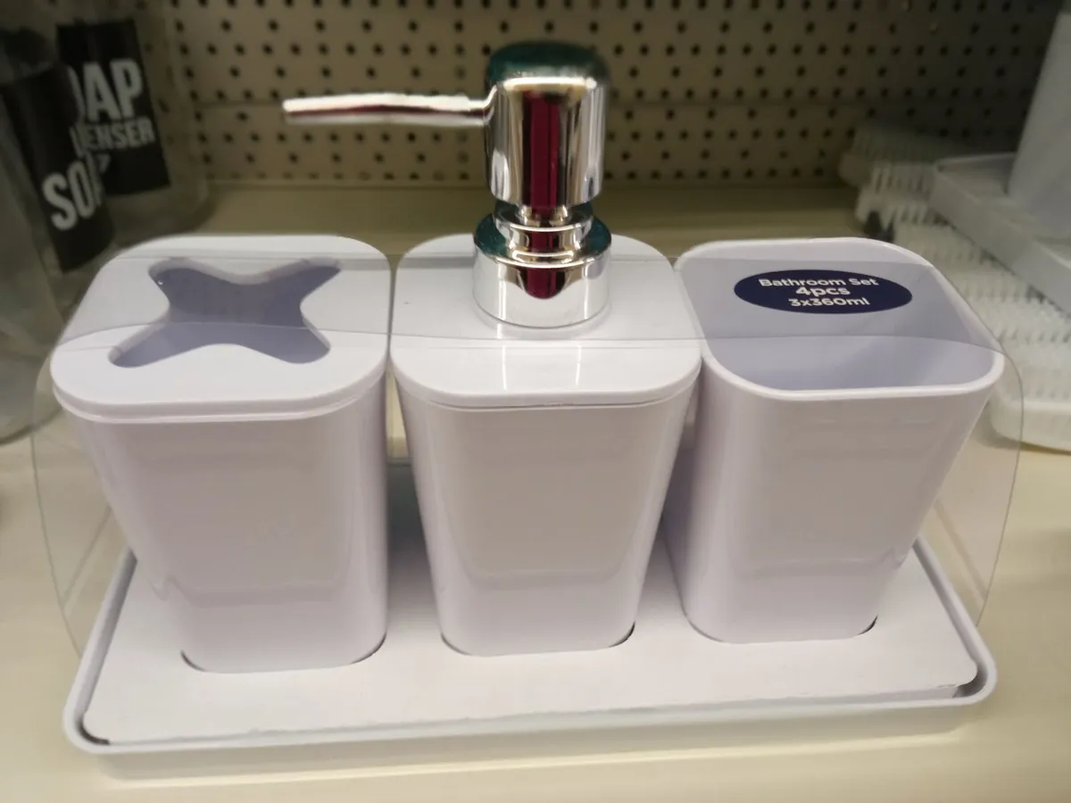 4 Bathroom Set - Image 3