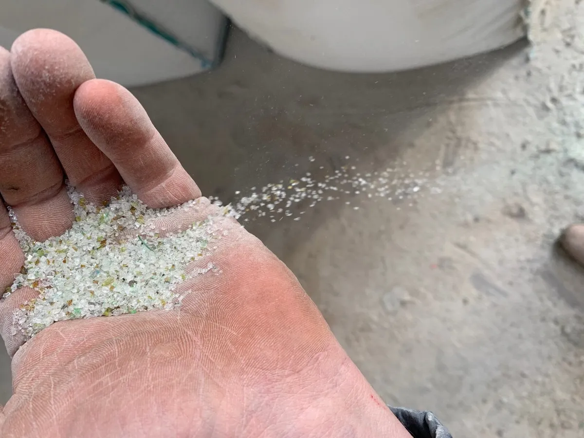 Shotblasting glass - Image 1