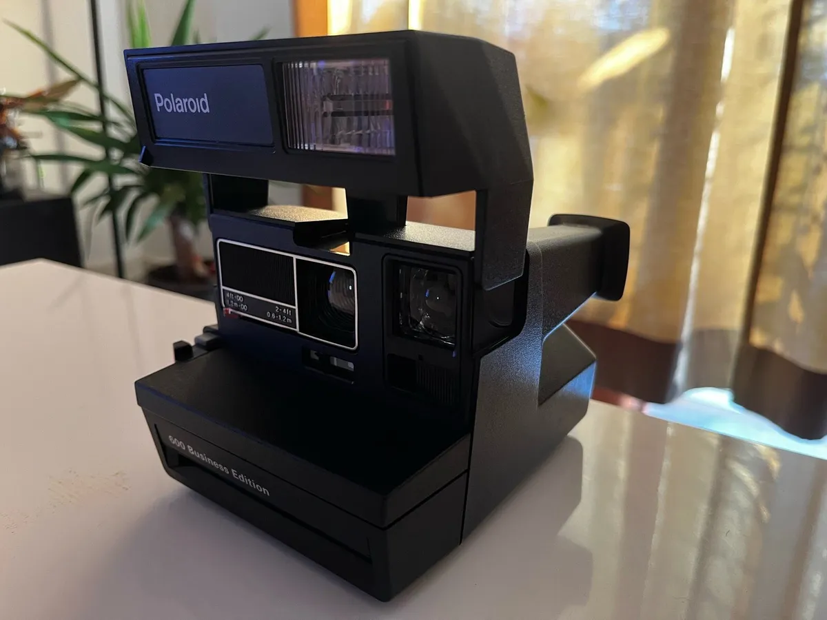 Polaroid Vintage Camera - Image 2