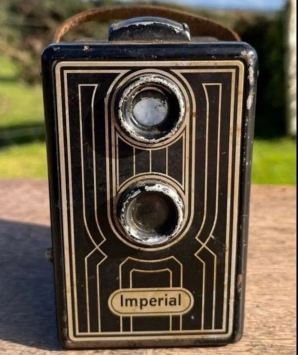 11 vintage cameras - Image 2