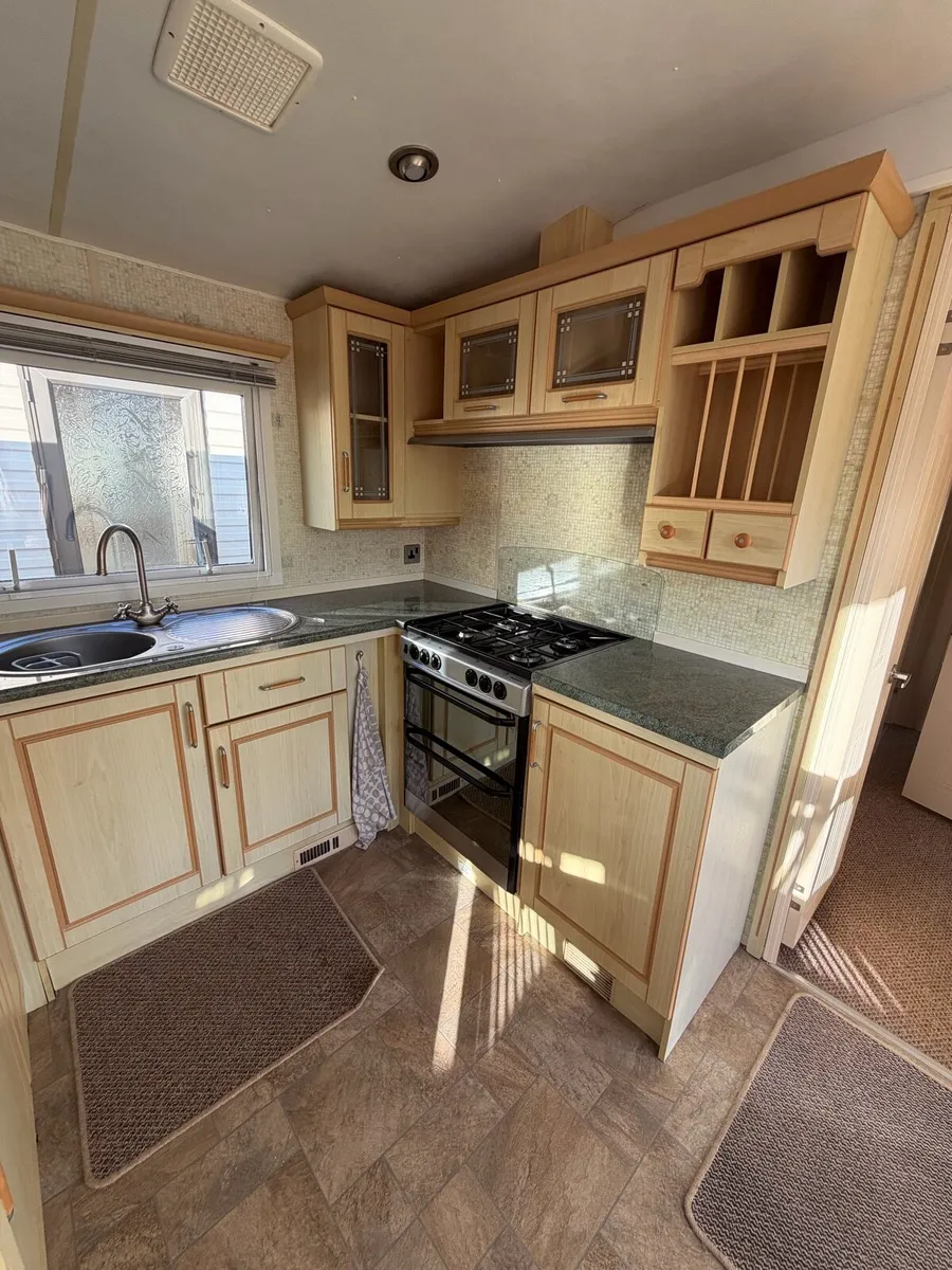 Atlas Heritage Super 36 x 12 x 2 Bedroom - Image 4