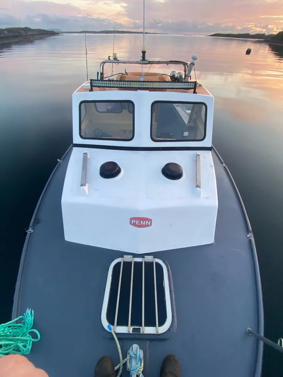 23ft Spartan fishing boat - Image 3