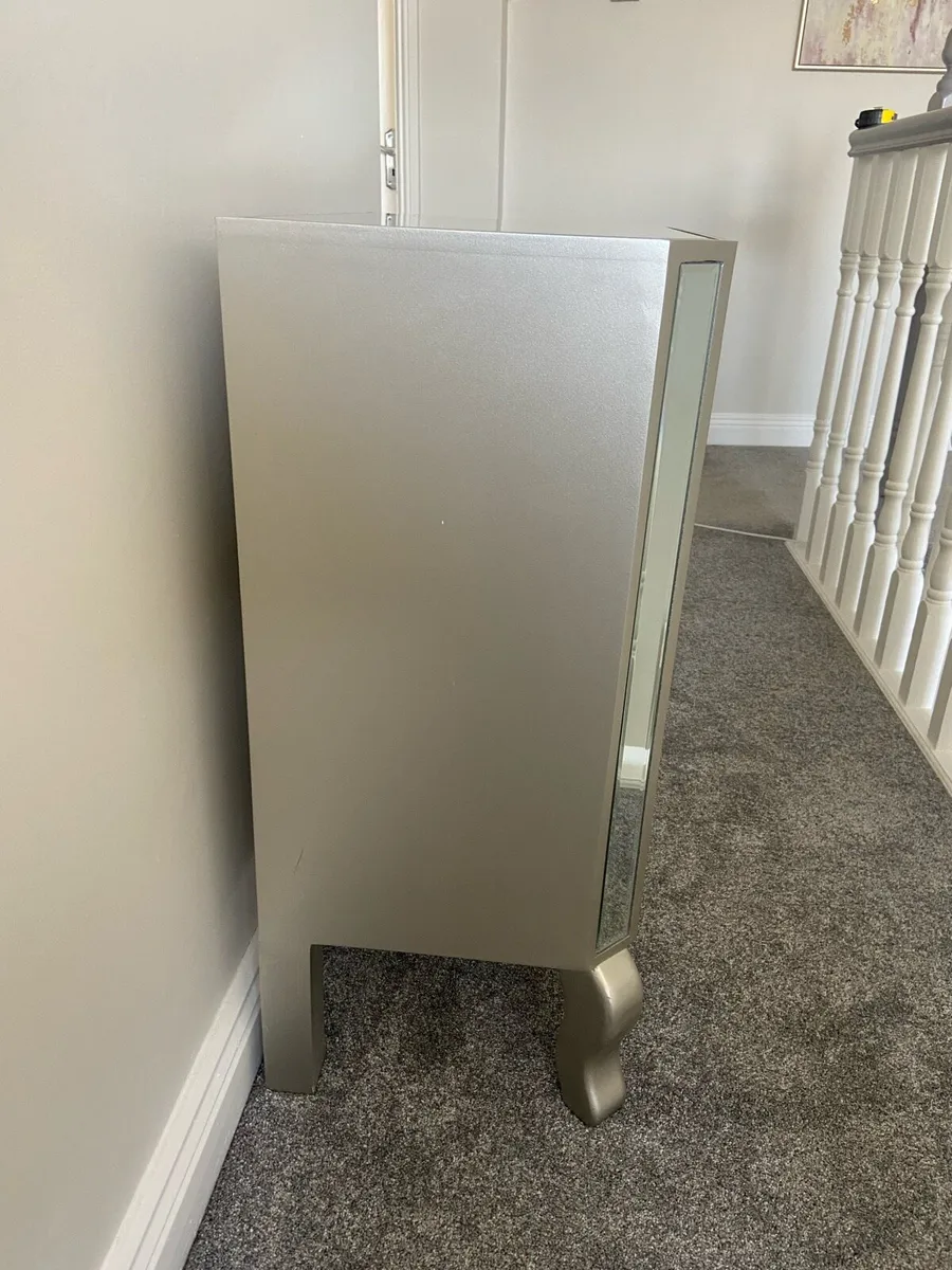 Bedside lockers - Image 2