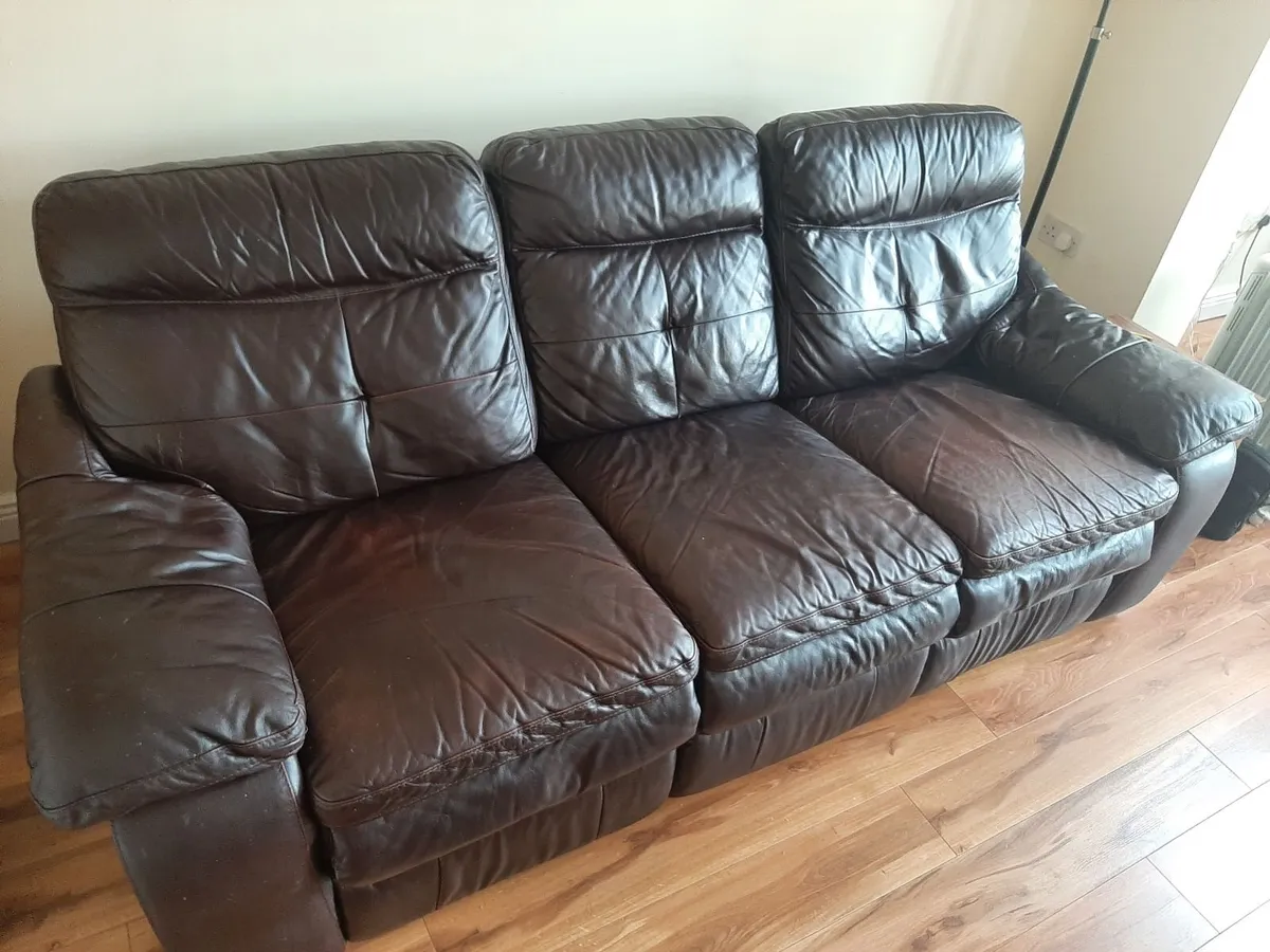 Second hand 3 seater leather reclining sofa - Image 1