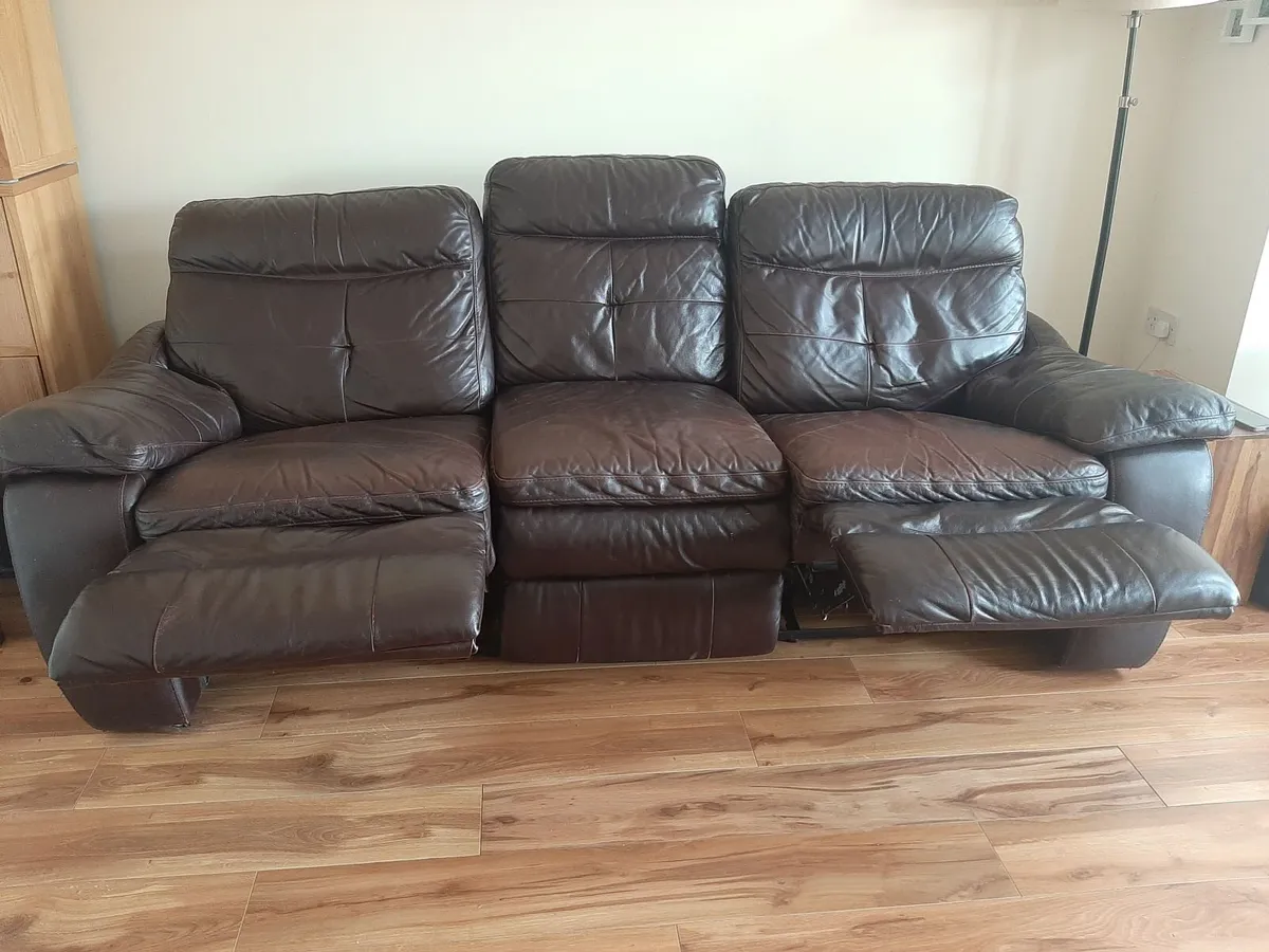 Second hand 3 seater leather reclining sofa - Image 2