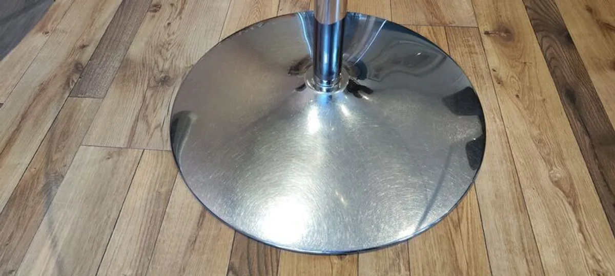 Round glass dining table - Image 2