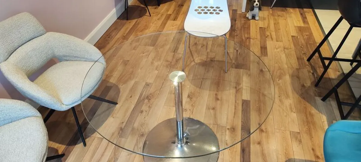 Round glass dining table - Image 3