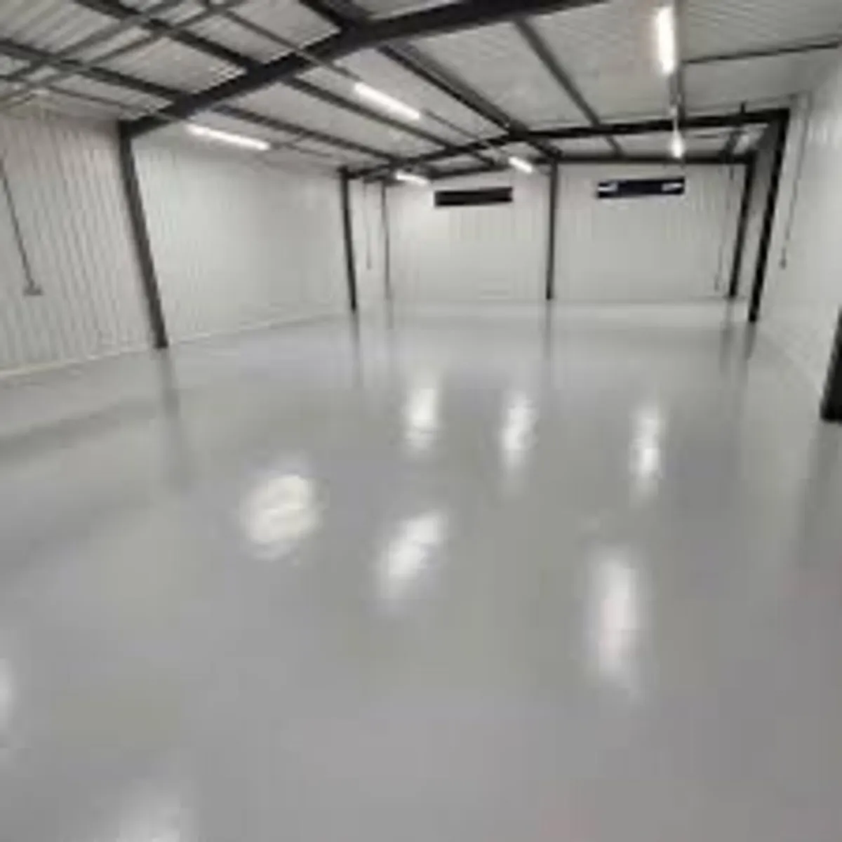 Floor paint - Image 1