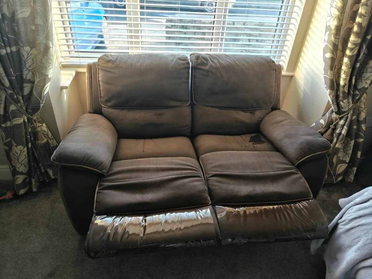 Free to take away. 2 seater recliner sofa - Image 3