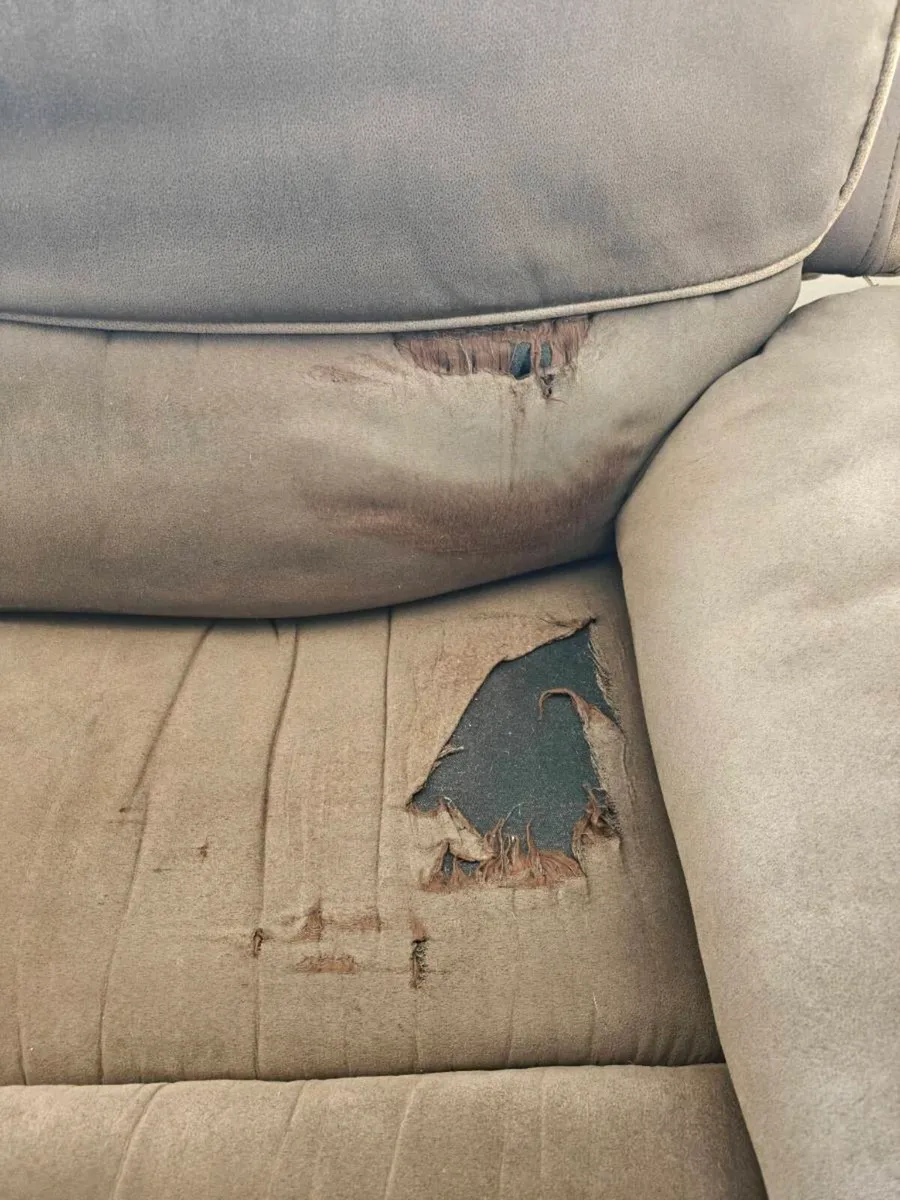 Free to take away. 2 seater recliner sofa - Image 4