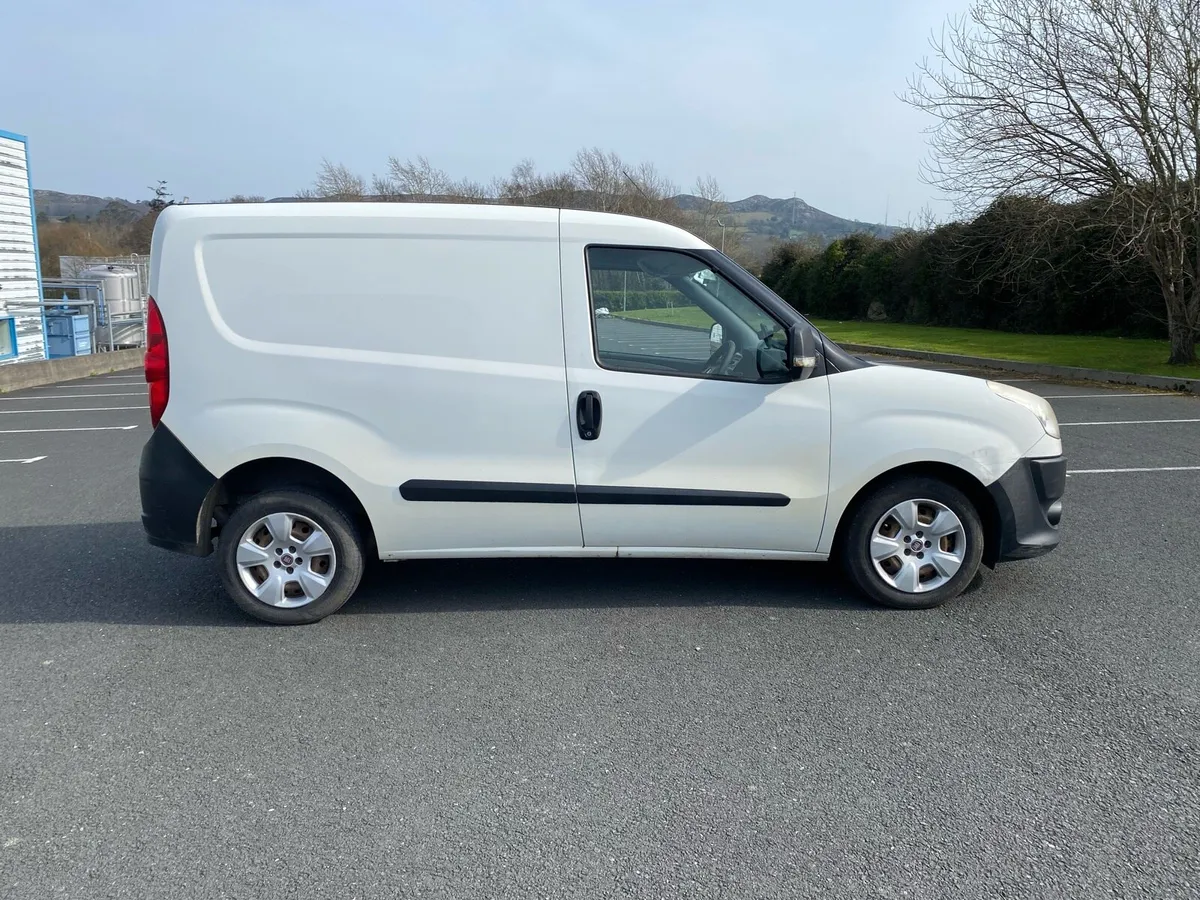 2014 Fiat Doblo CVRT & TAX - Image 4
