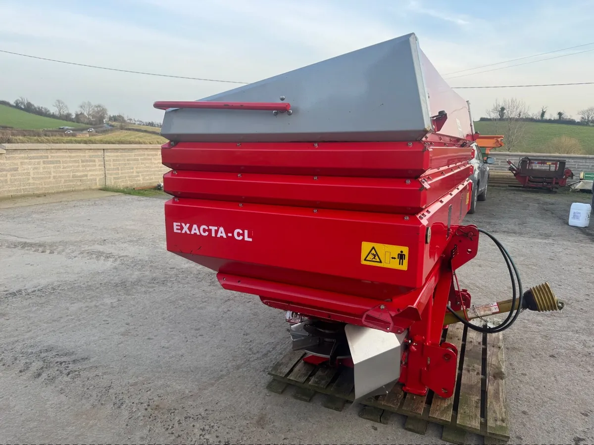 Fertiliser sower - Image 2