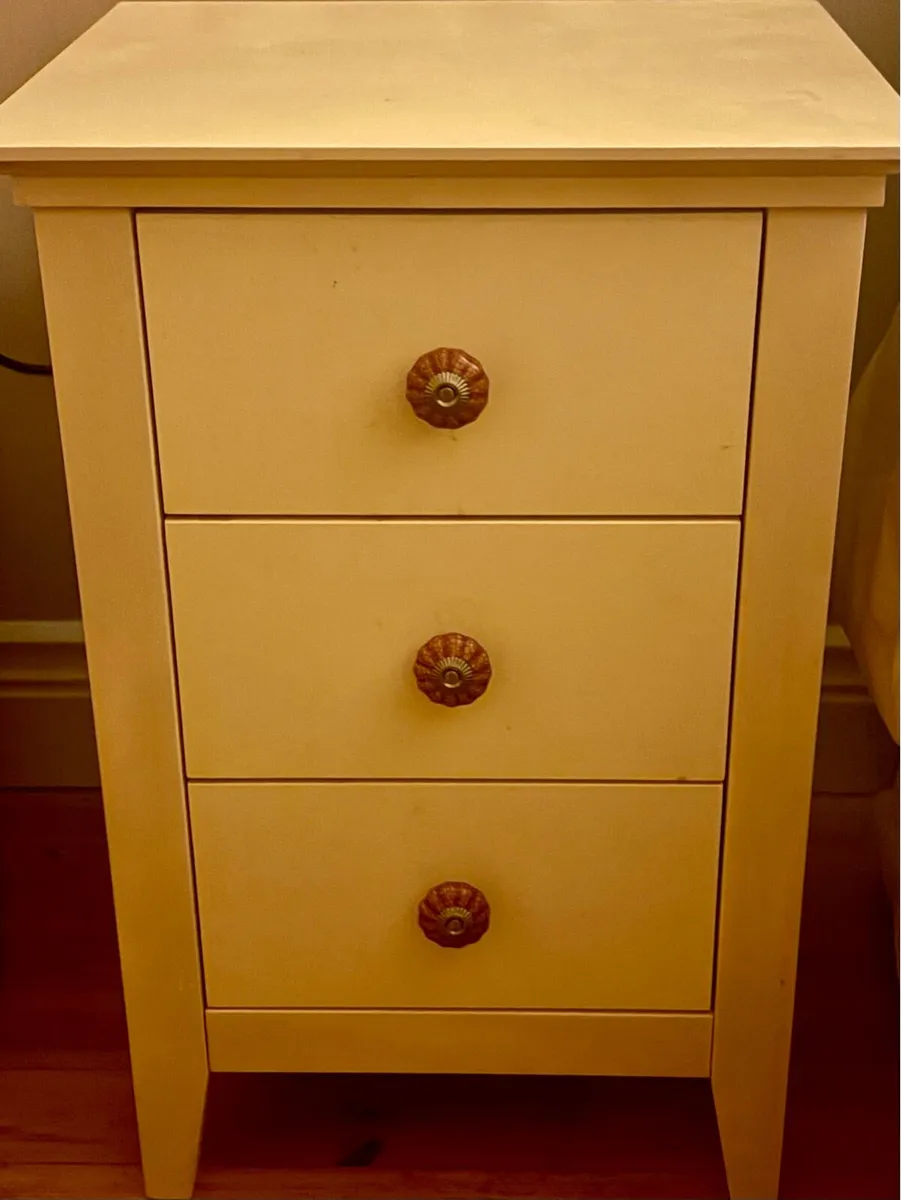 Pair of bedside Lockers - Image 1
