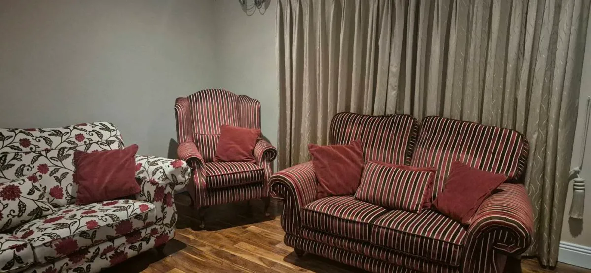 3 piece suite of furniture - Image 3