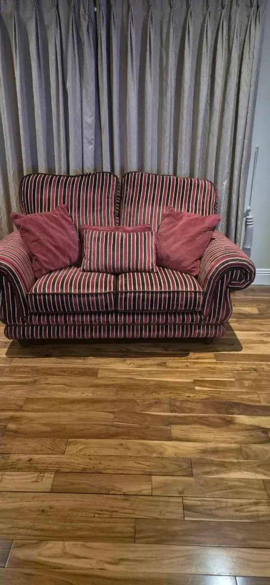 3 piece suite of furniture - Image 1