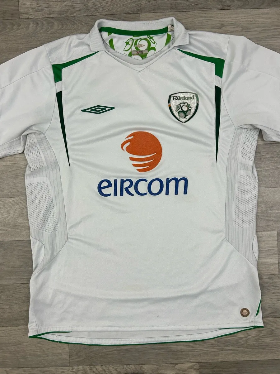 Vintage 2005 Umbro Ireland Away Jersey Shirt Large - Image 2
