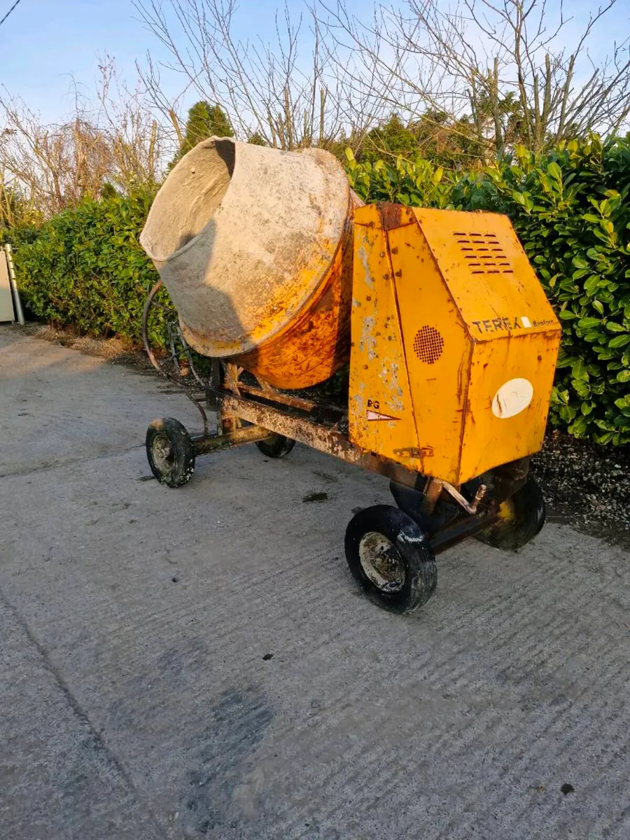 Mixer 10/ 7 Bedford - Image 1