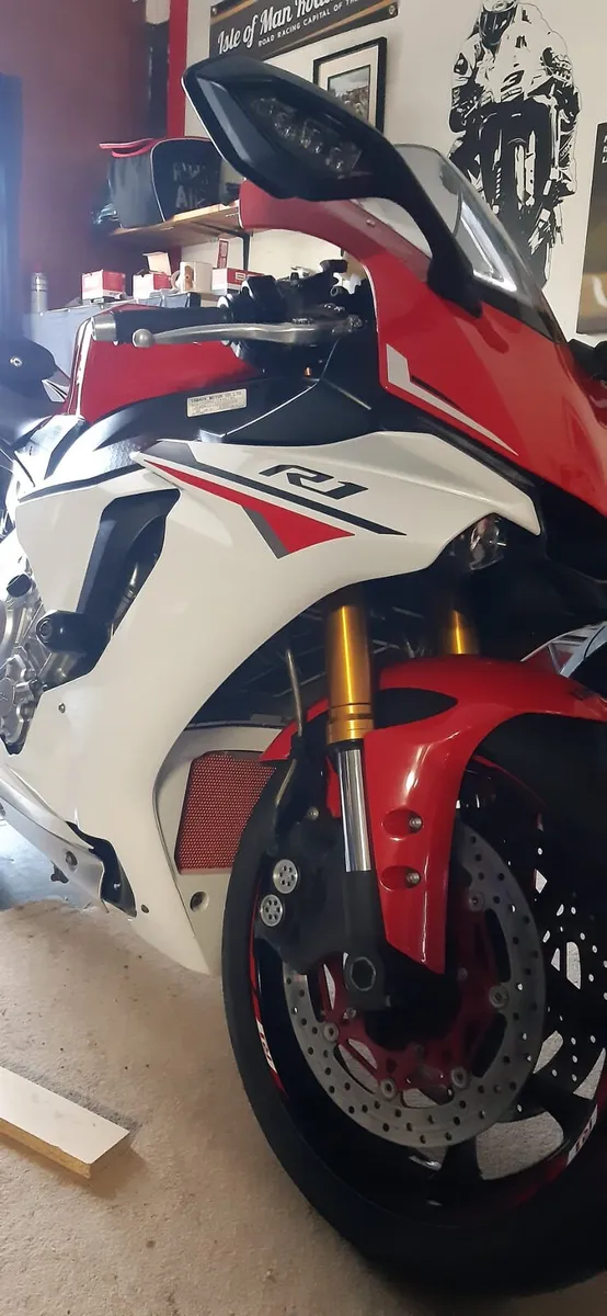 Yamaha R1 - Image 3