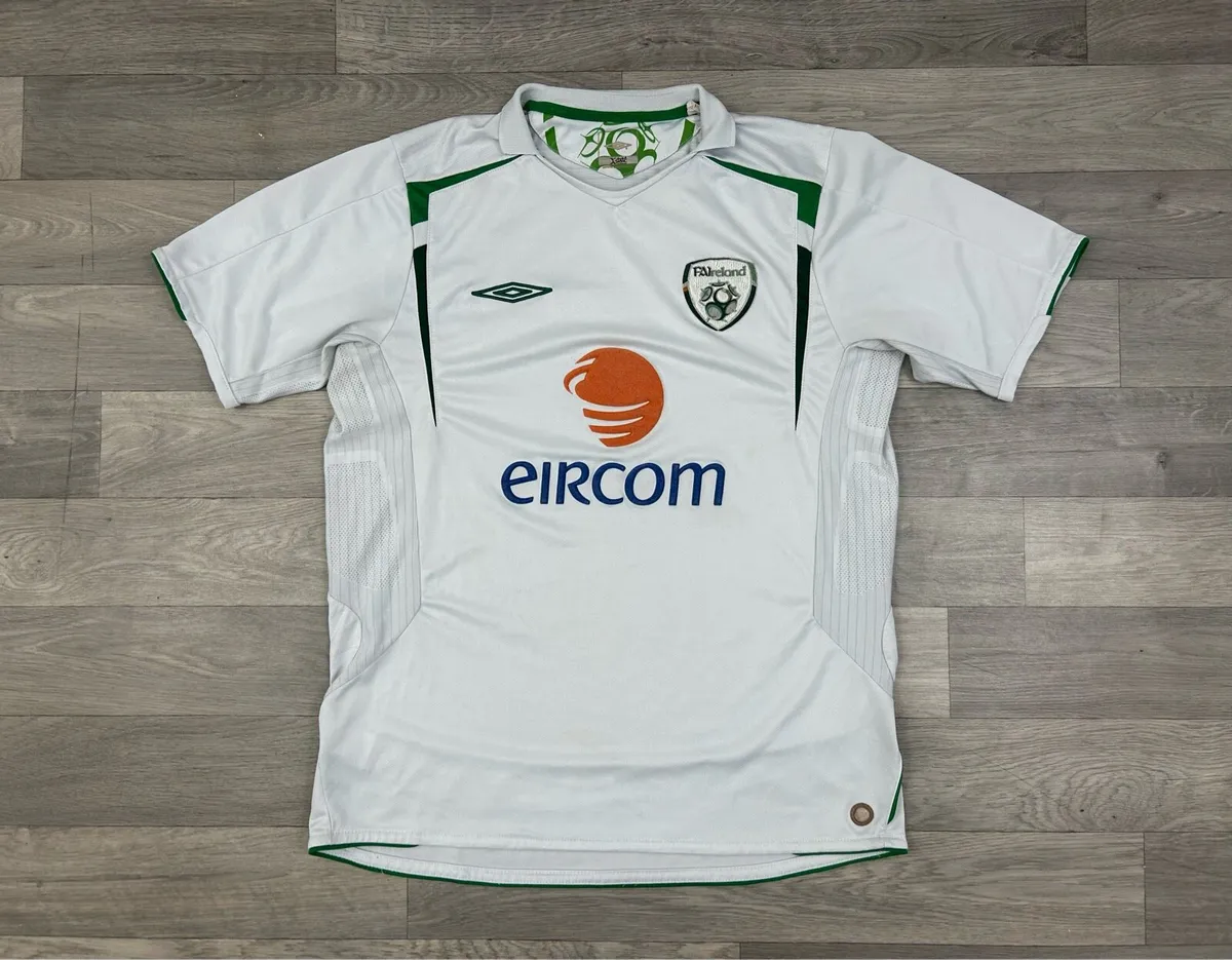 Vintage 2004 Umbro Ireland Home Jersey Shirt Large - Image 1