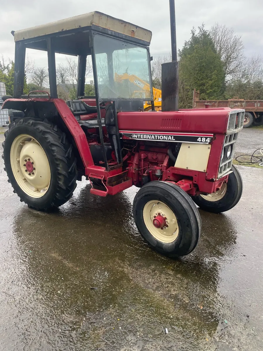 International 484 tractor - Image 3