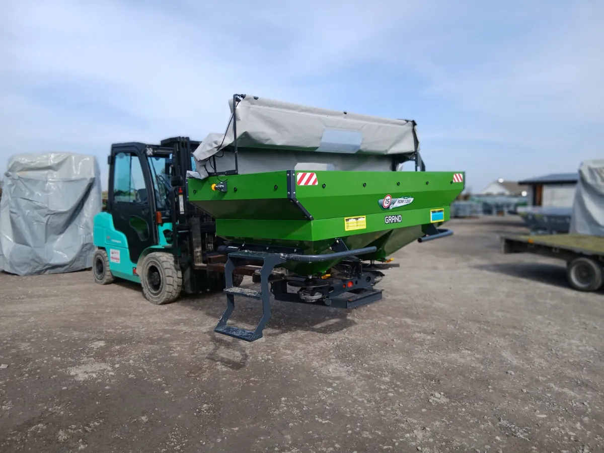 Fertiliser spreader Tolmet - Image 1