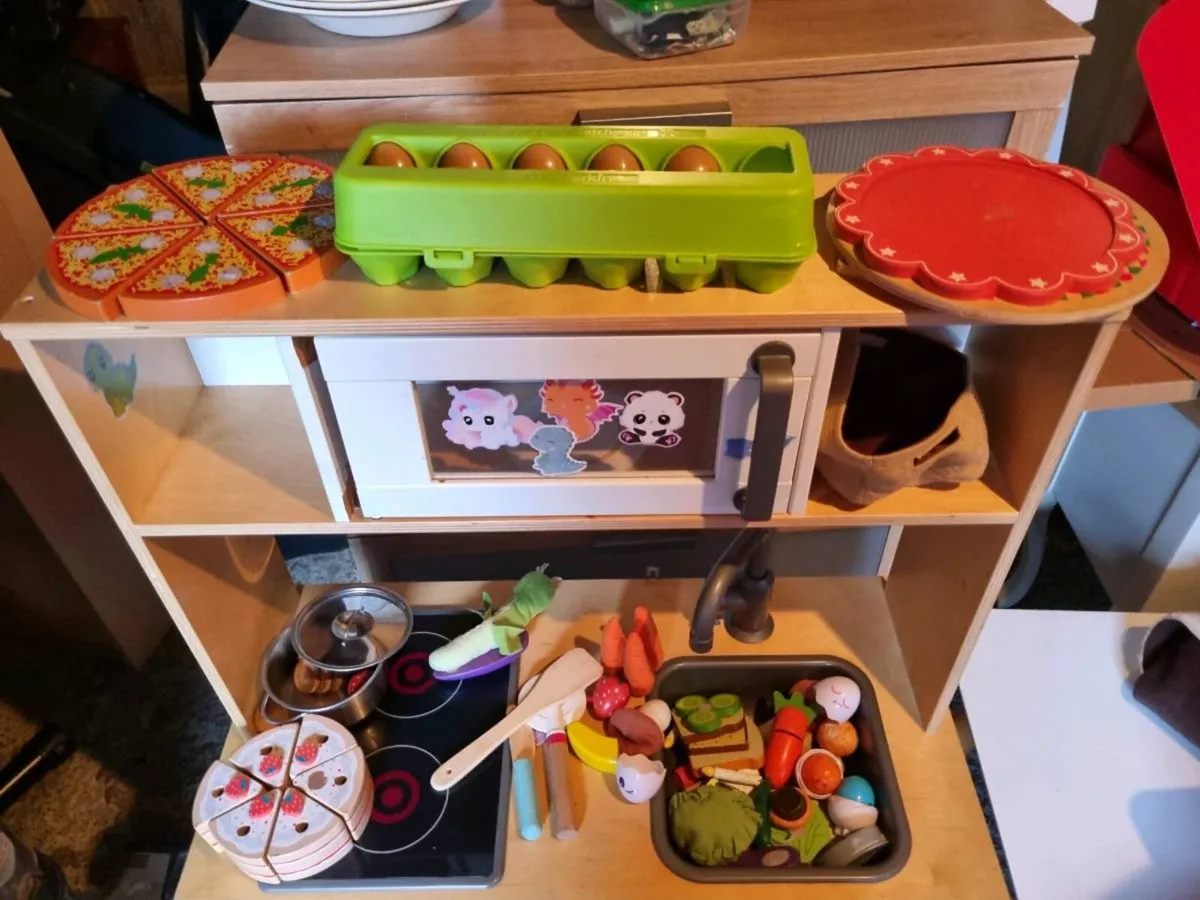 IKEA kitchen with loads of accessories - Image 3