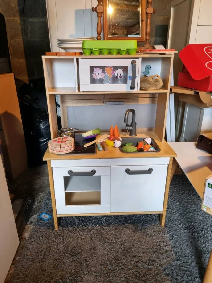 IKEA kitchen with loads of accessories - Image 4