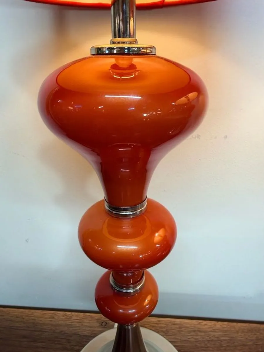 Pair of Vintage 1980s Chrome & Red Venus Lamps - Image 2