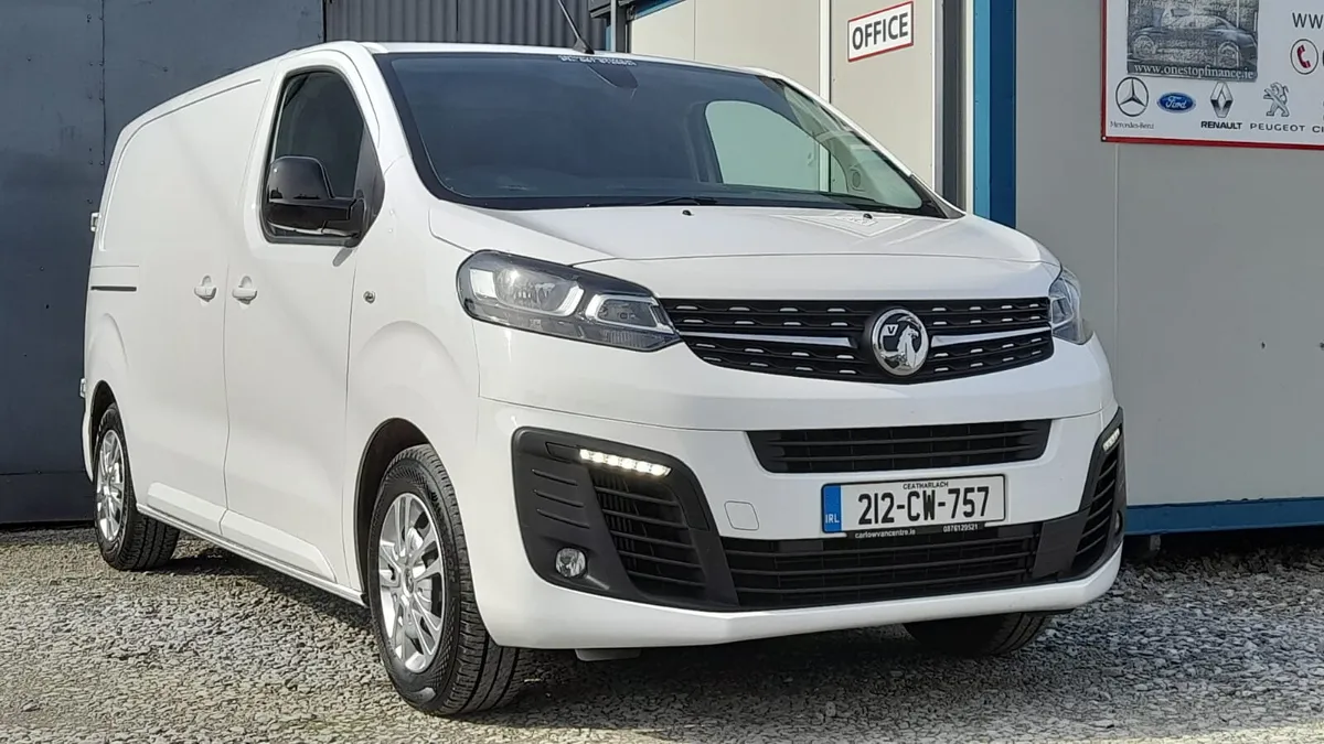 212 Vauxhall Vivaro 1.5 d 120 Sport - Image 1