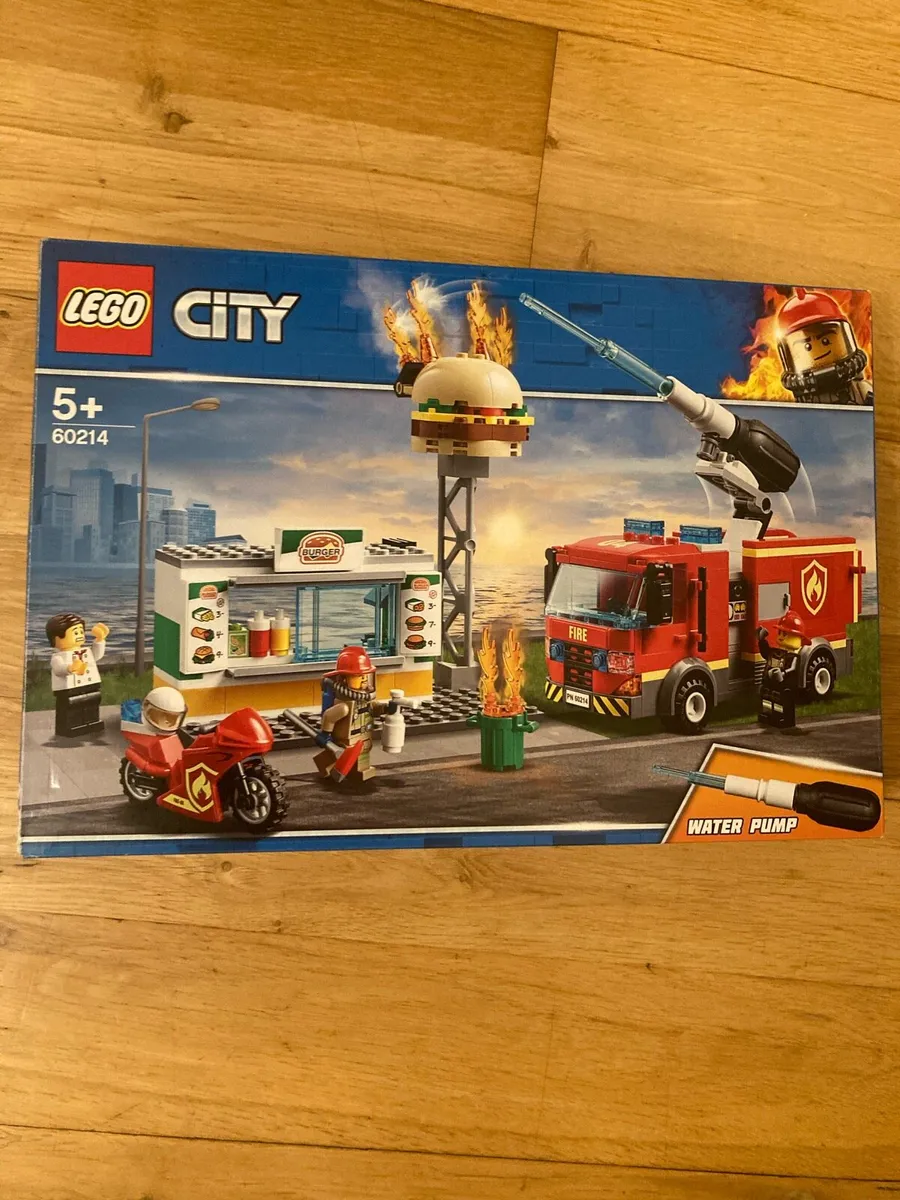 Lego City Fire Station - 60214 - Image 1