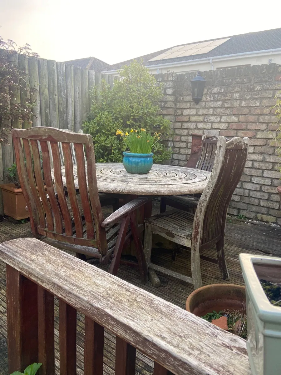 Garden furniture - Image 1