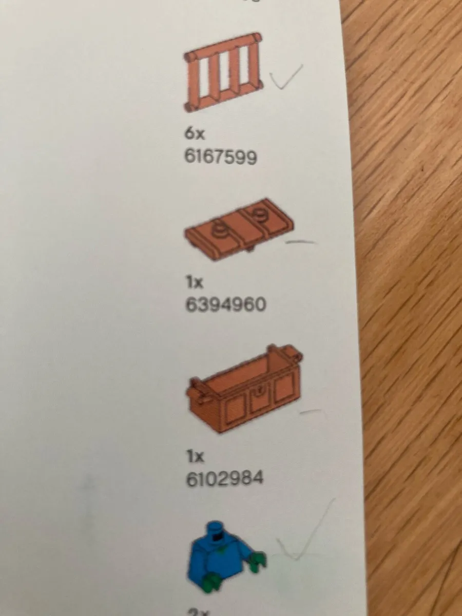 Lego Minecraft - 21186 - The Ice Castle - Image 4