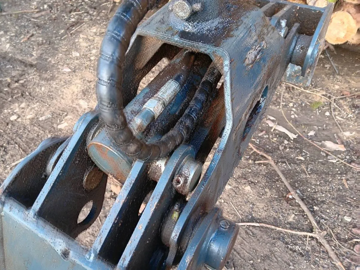 Log Grab For Mini Digger - Image 4