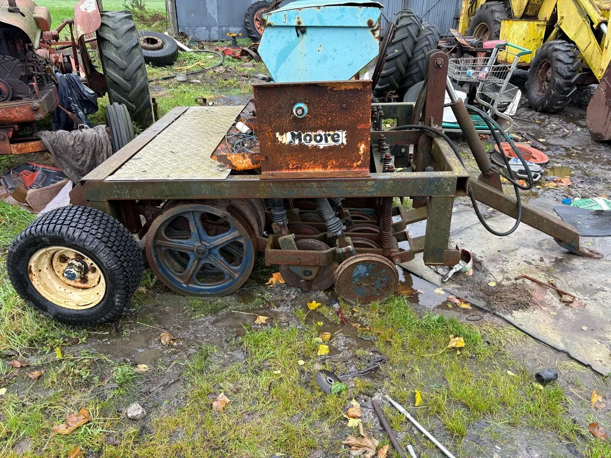 O Moore uni drill - Image 1