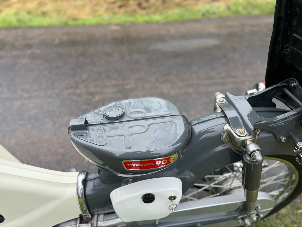 Honda c90 1972 - Image 3