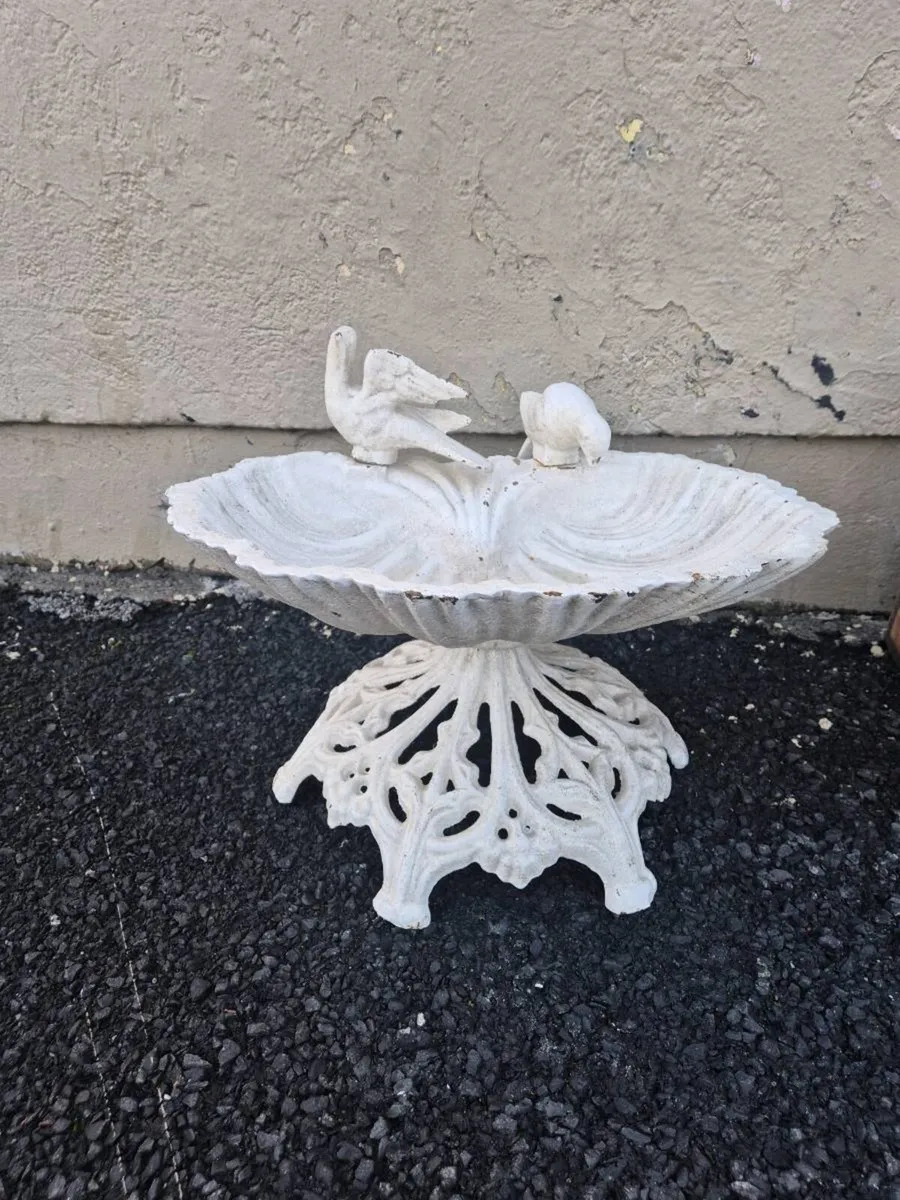 Water fountain - Image 1