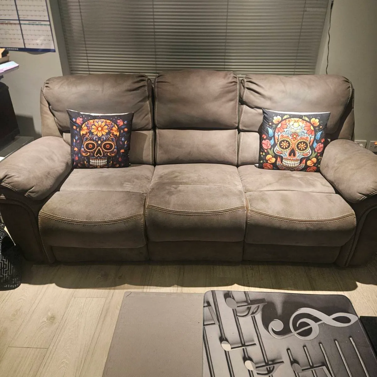Reclinder 3 seater and 2 seat sofa - Image 1