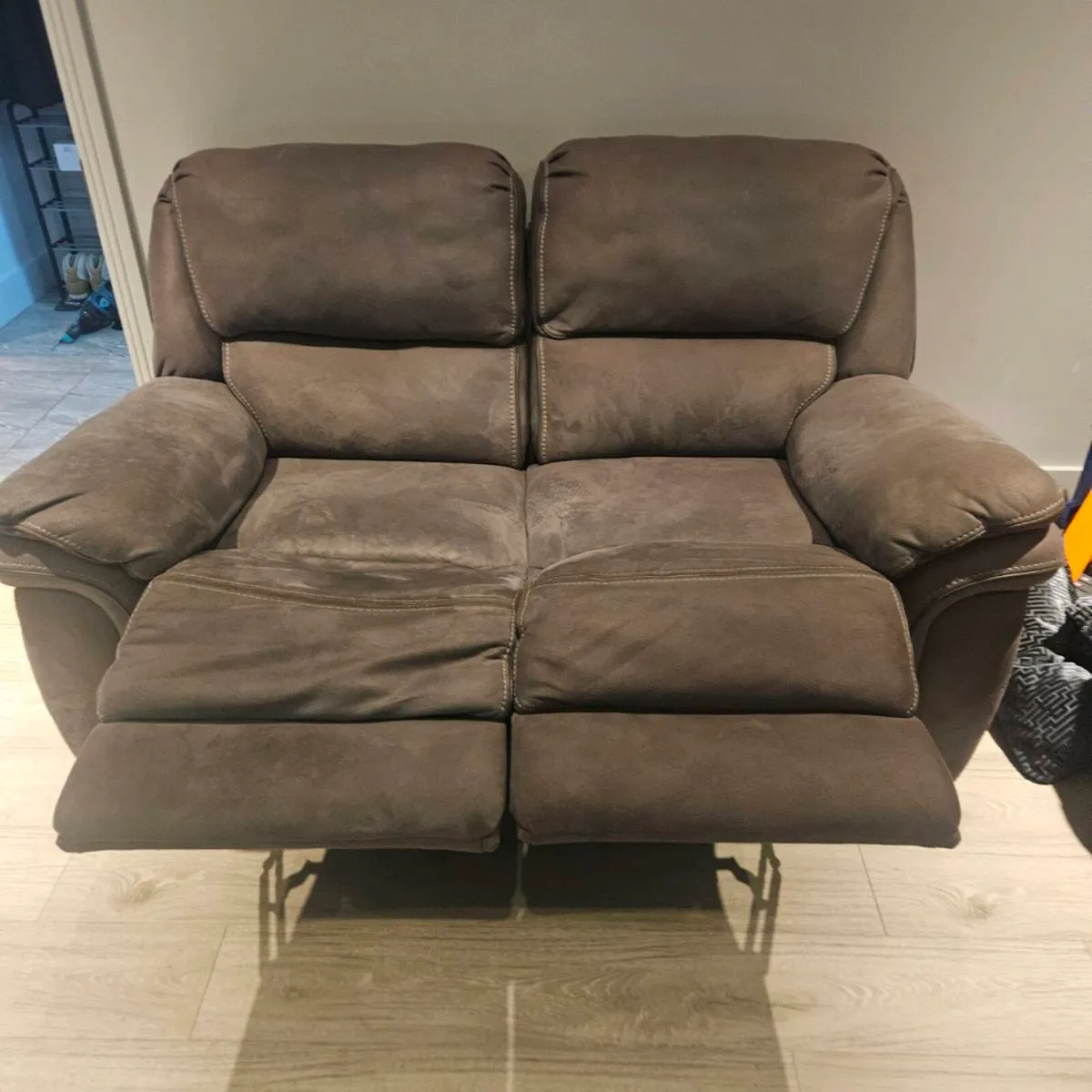 Reclinder 3 seater and 2 seat sofa - Image 4
