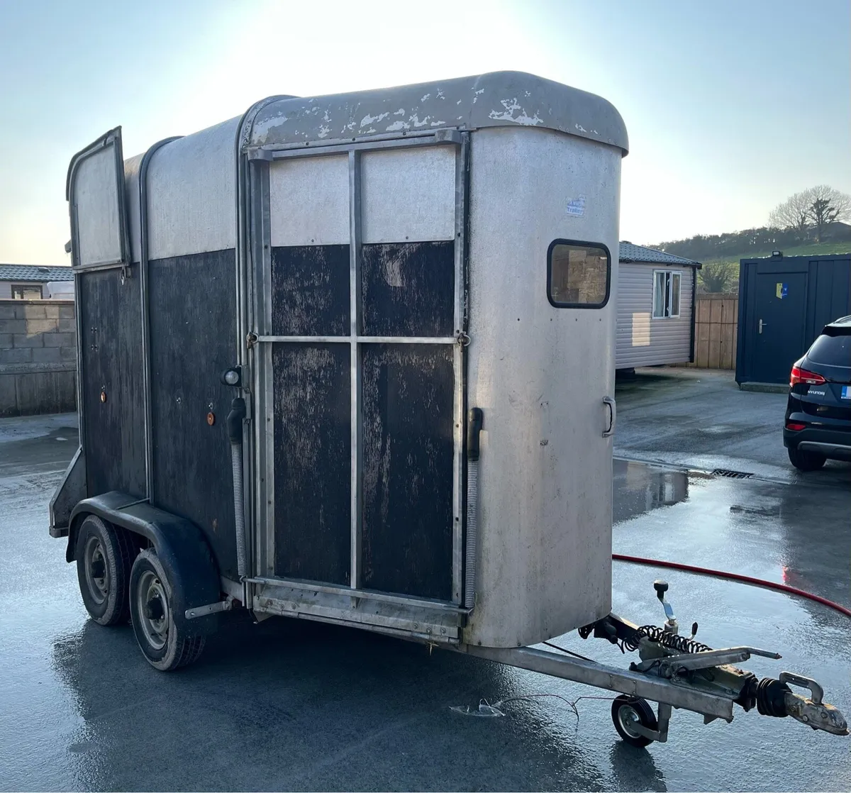 Hunter 505 box - Image 1