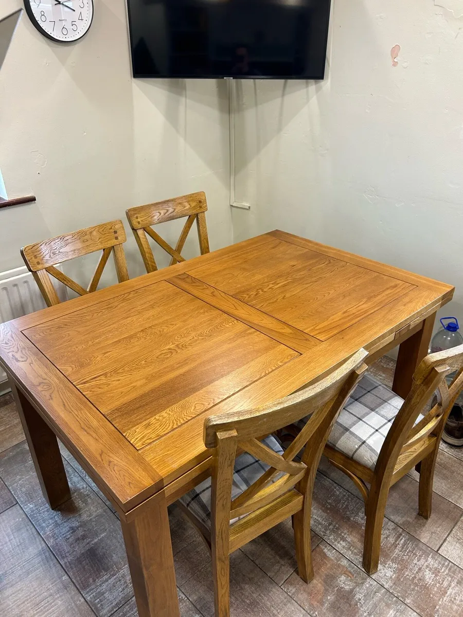 Kitchen/dining table - Image 2