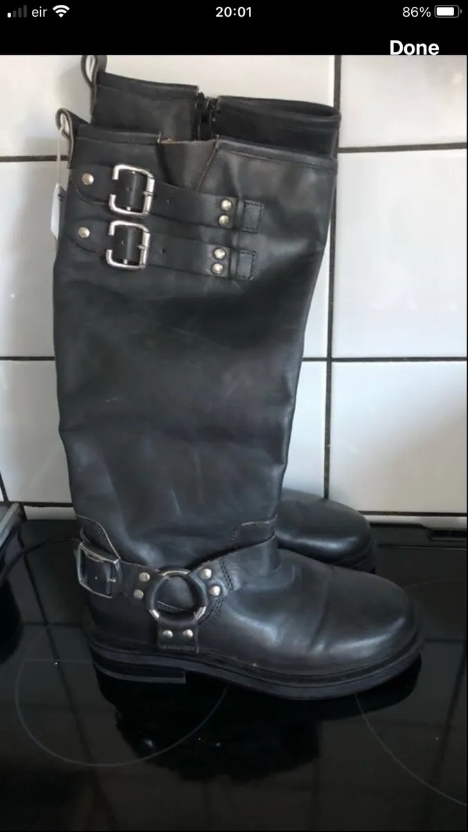 Girls BNWT Zara boots size 2 €20 - Image 1