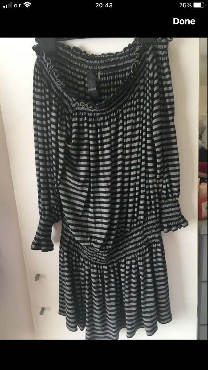 Ladies stunning dress size S €10 - Image 1