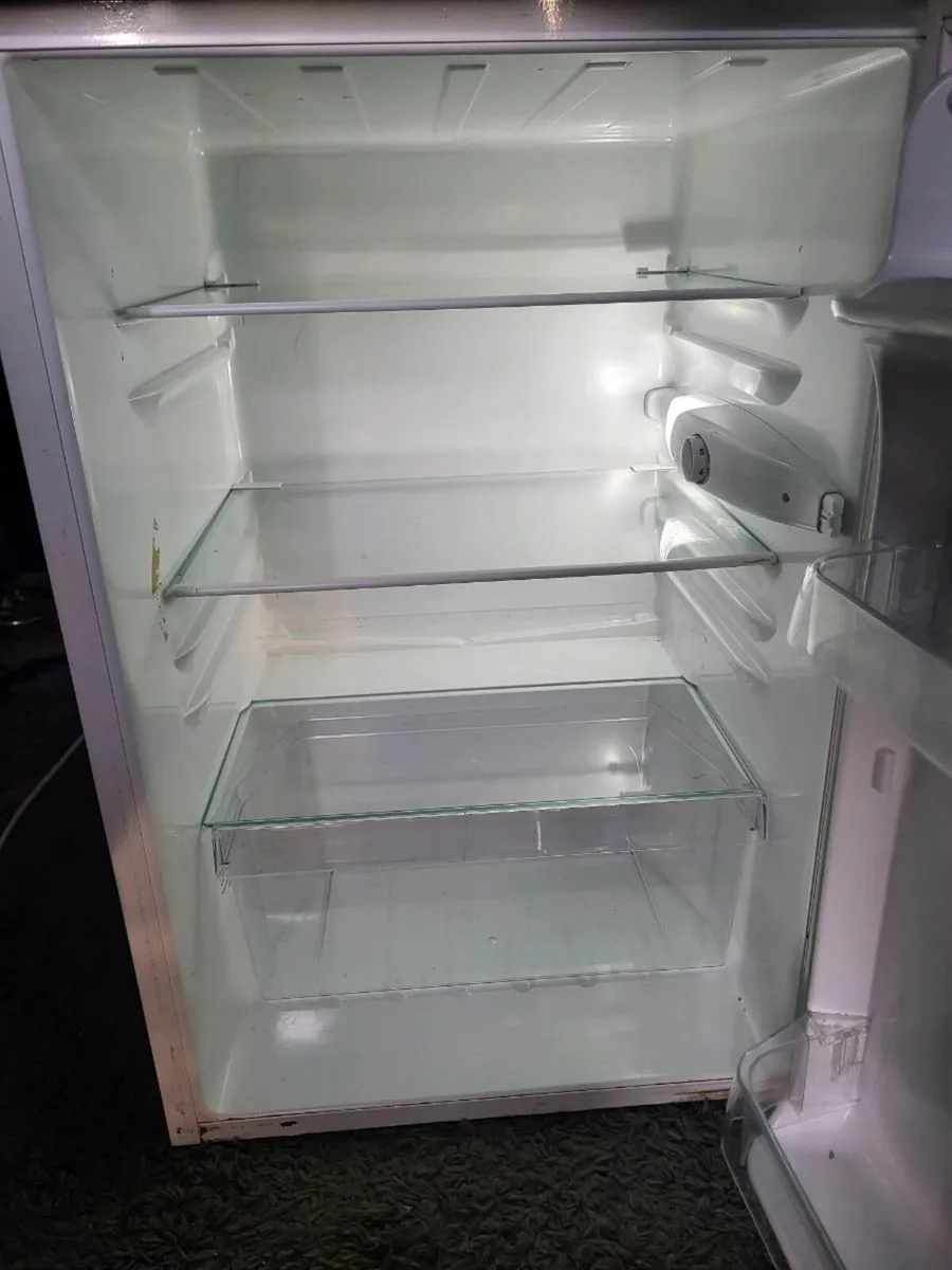 Zanussi under counter fridge - Image 2