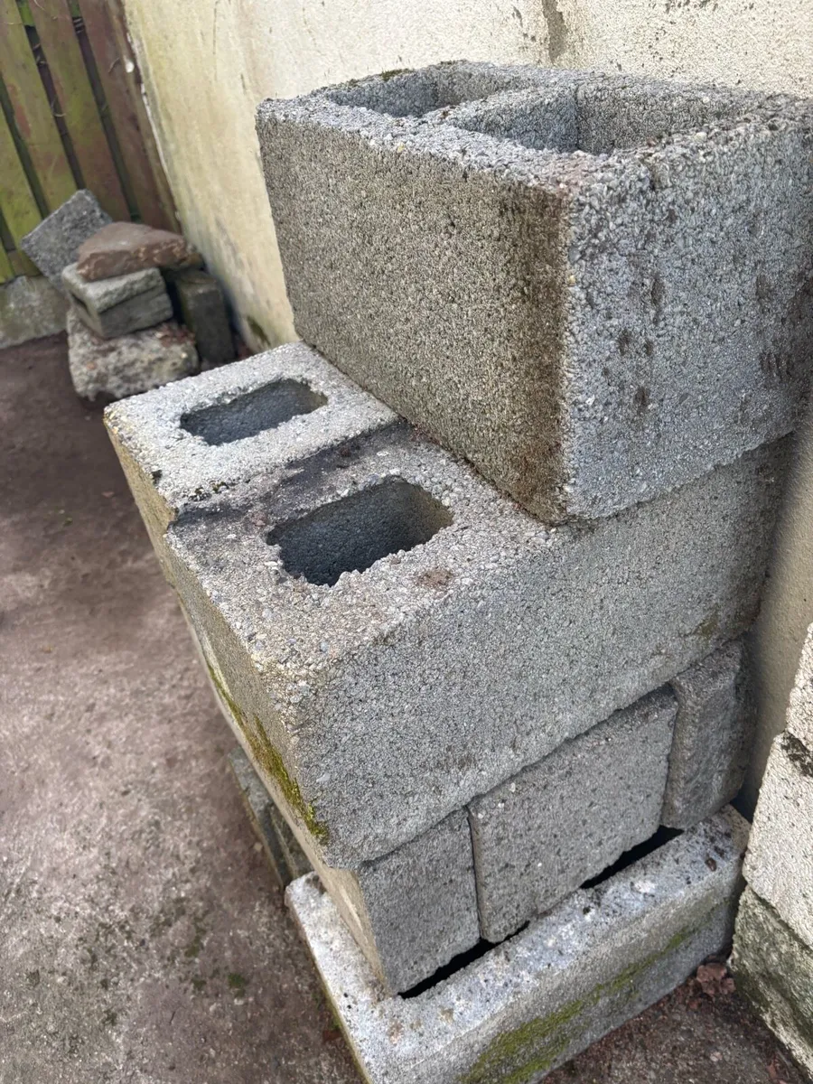 Concrete blocks - Image 1