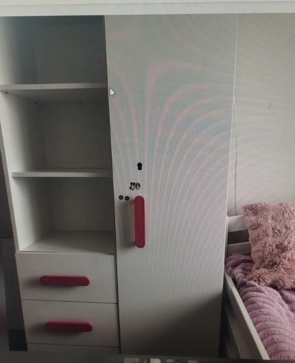 Kids Watdrobe - Image 1