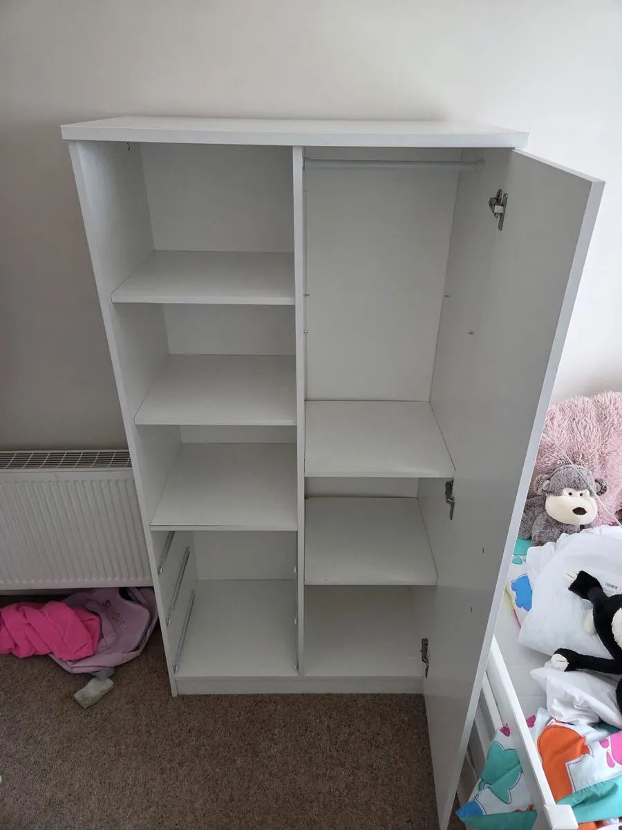 Kids Watdrobe - Image 3