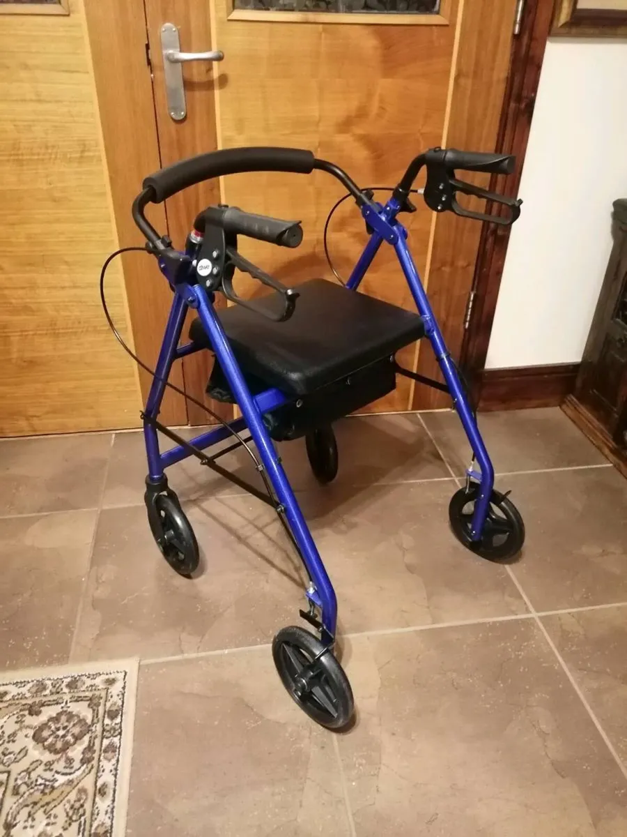 4 Wheel Rollator / Walker - Image 1