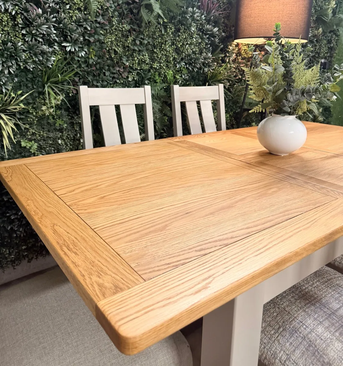 Extending oak kitchen table & 6 chairs/dining set - Image 4