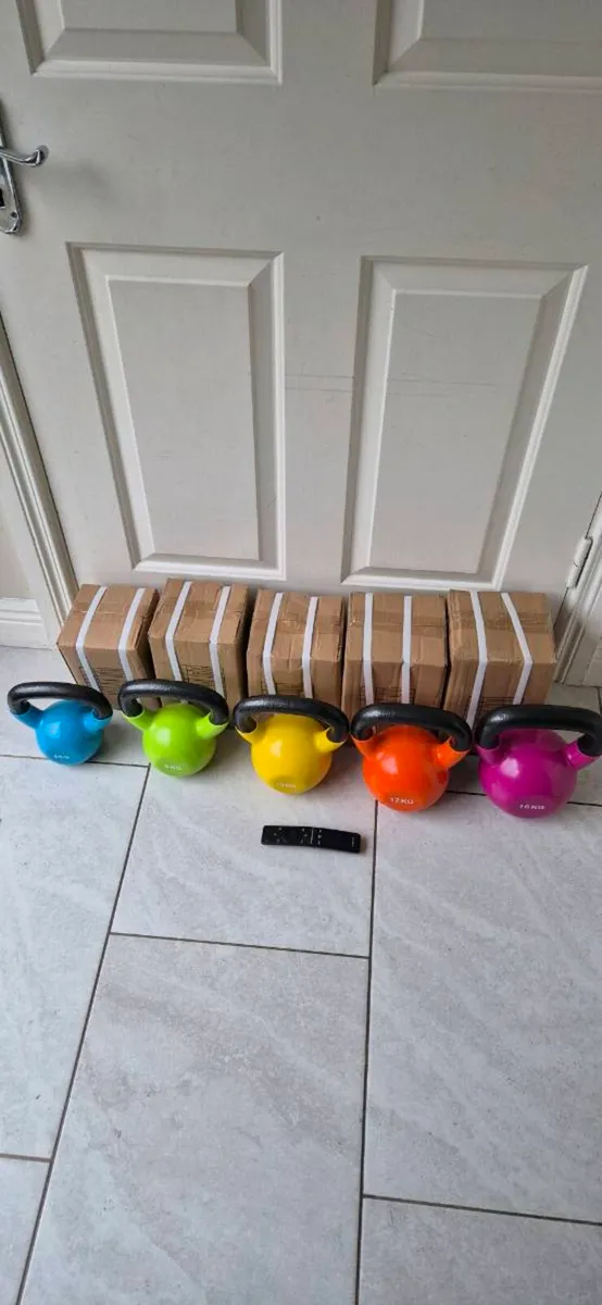 6xbrand new cast iron kettlebells - Image 1